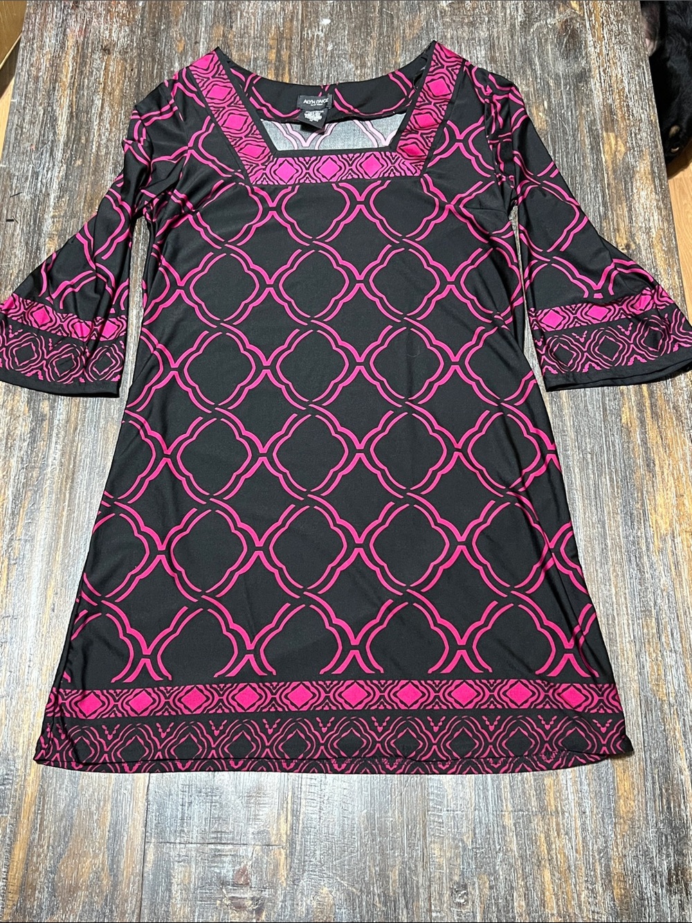 Alyn Paige Black and Fuchsia Geometric Midi Dress